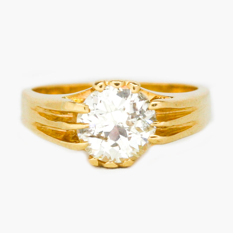 An impressive 18 Carat Yellow Gold 2.70ct Diamond Solitaire Gent's Ring on a white background for sale