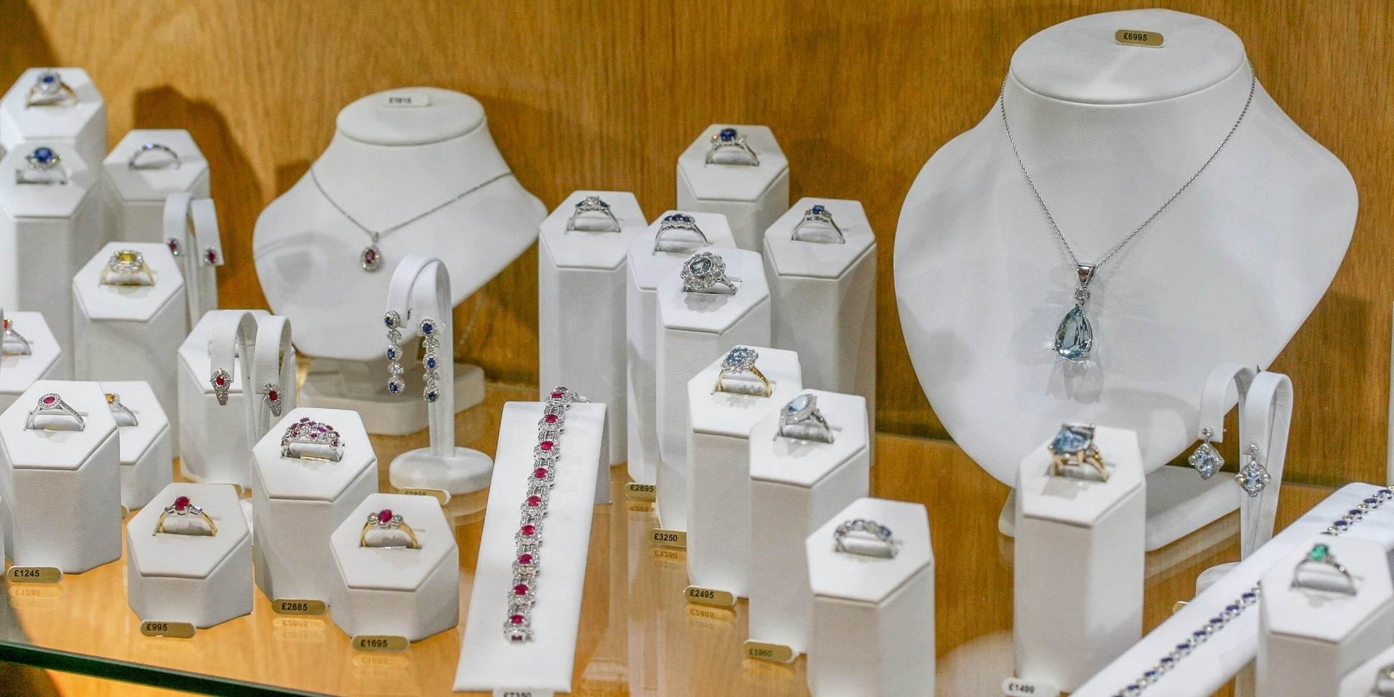 Jordan's 18ct Collection - Jordans Jewellers