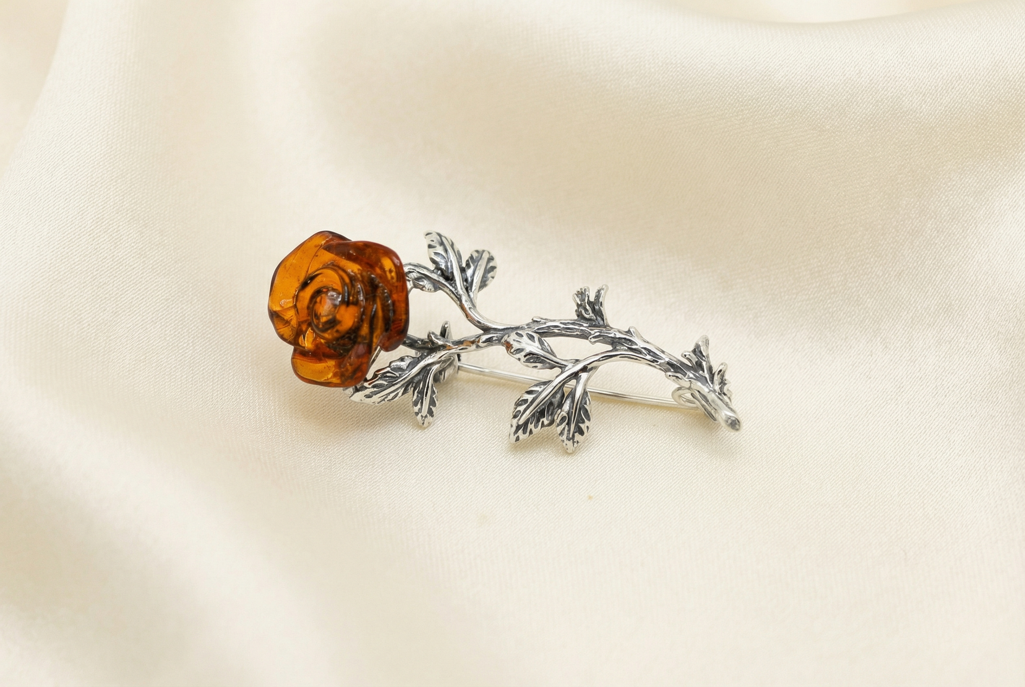 Brooches - Jordans Jewellers