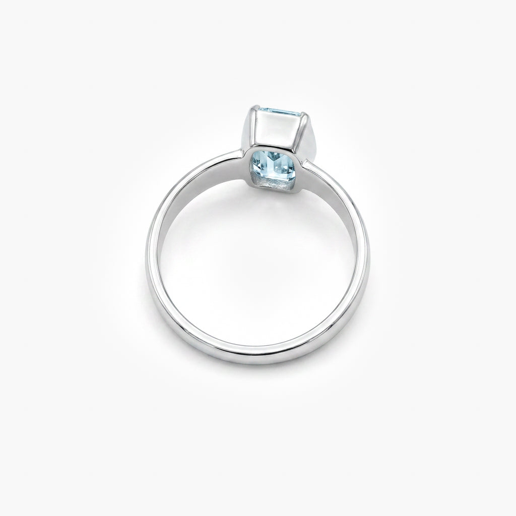 Silver Aquamarine Solitaire Ring