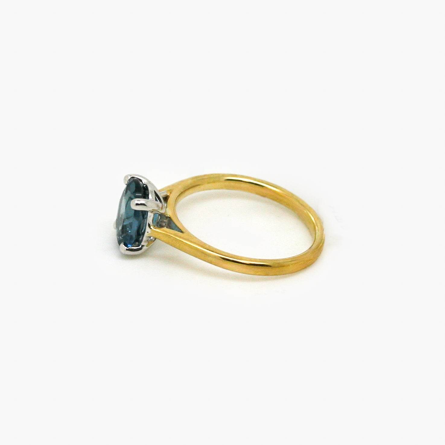 9ct Yellow Gold London Blue Topaz Solitaire Ring