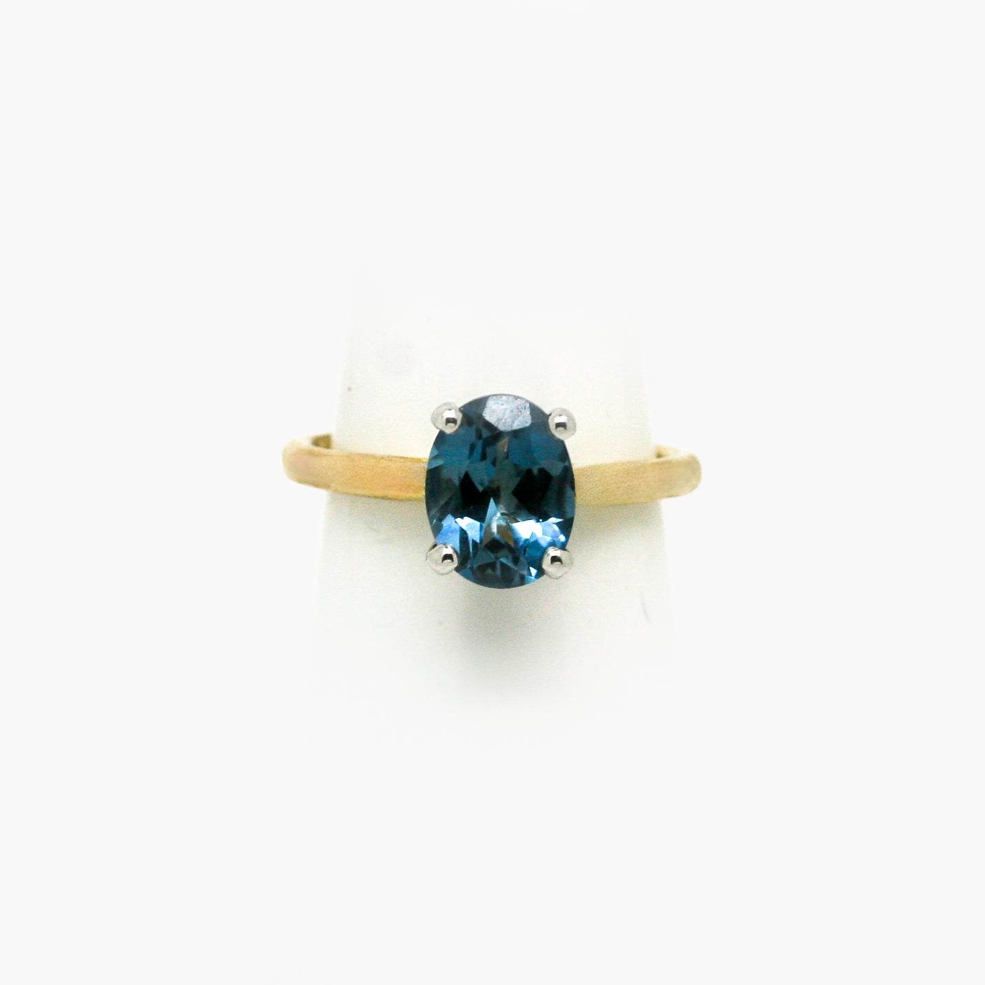 9ct Yellow Gold London Blue Topaz Solitaire Ring