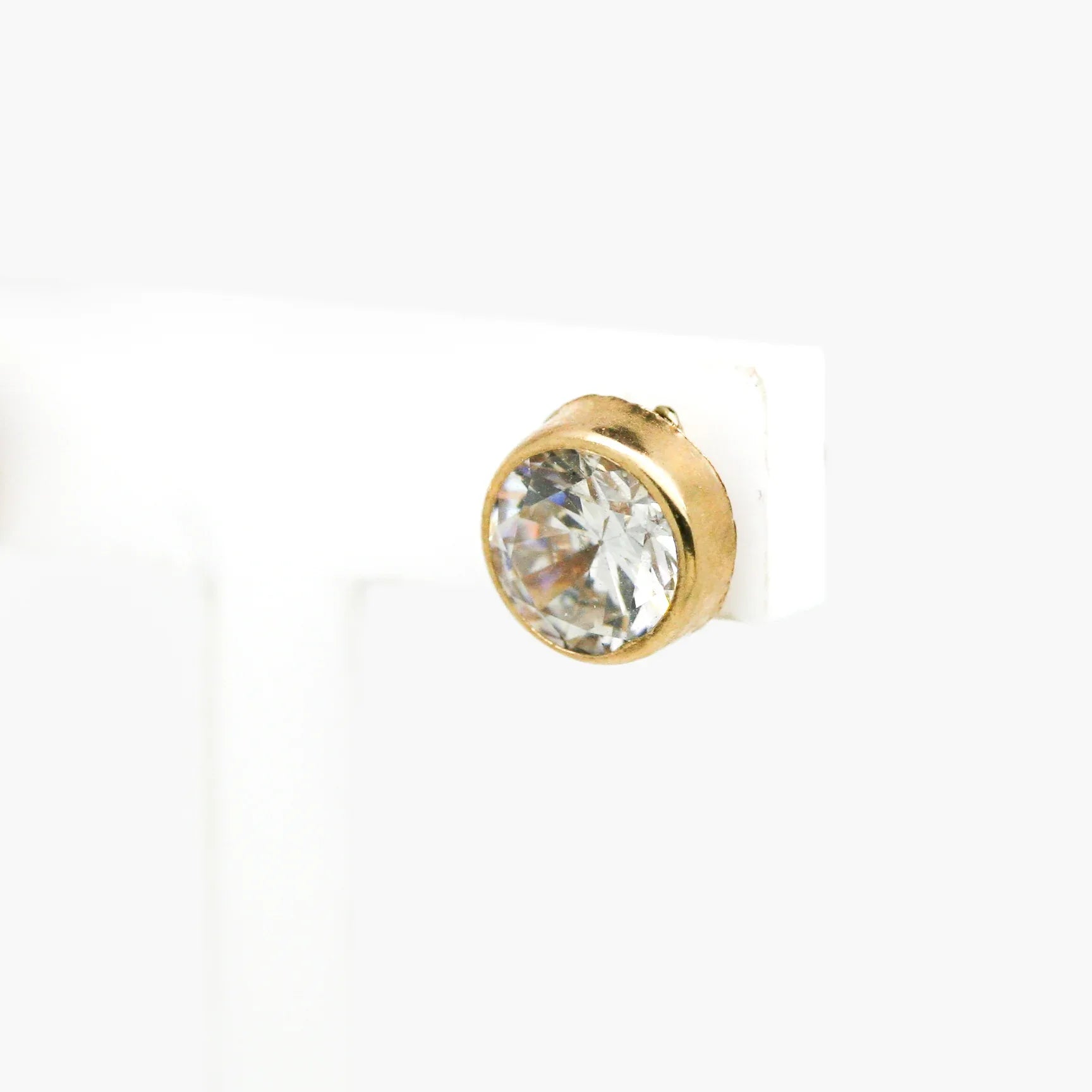 9ct Gold CZ Stud Earrings - Jordans Jewellers