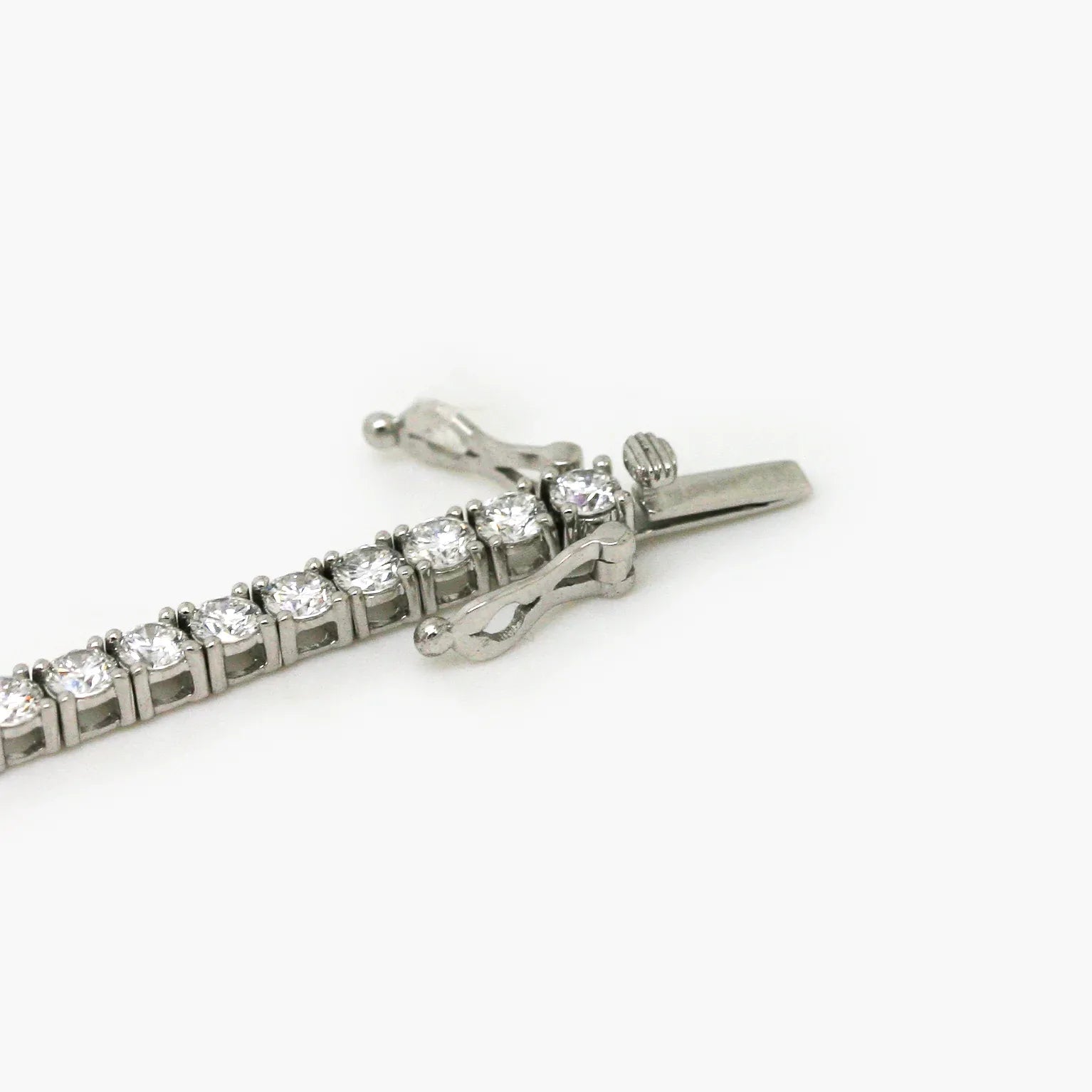 9ct White Gold Lab-Grown Diamond Tennis Bracelet - Jordans Jewellers