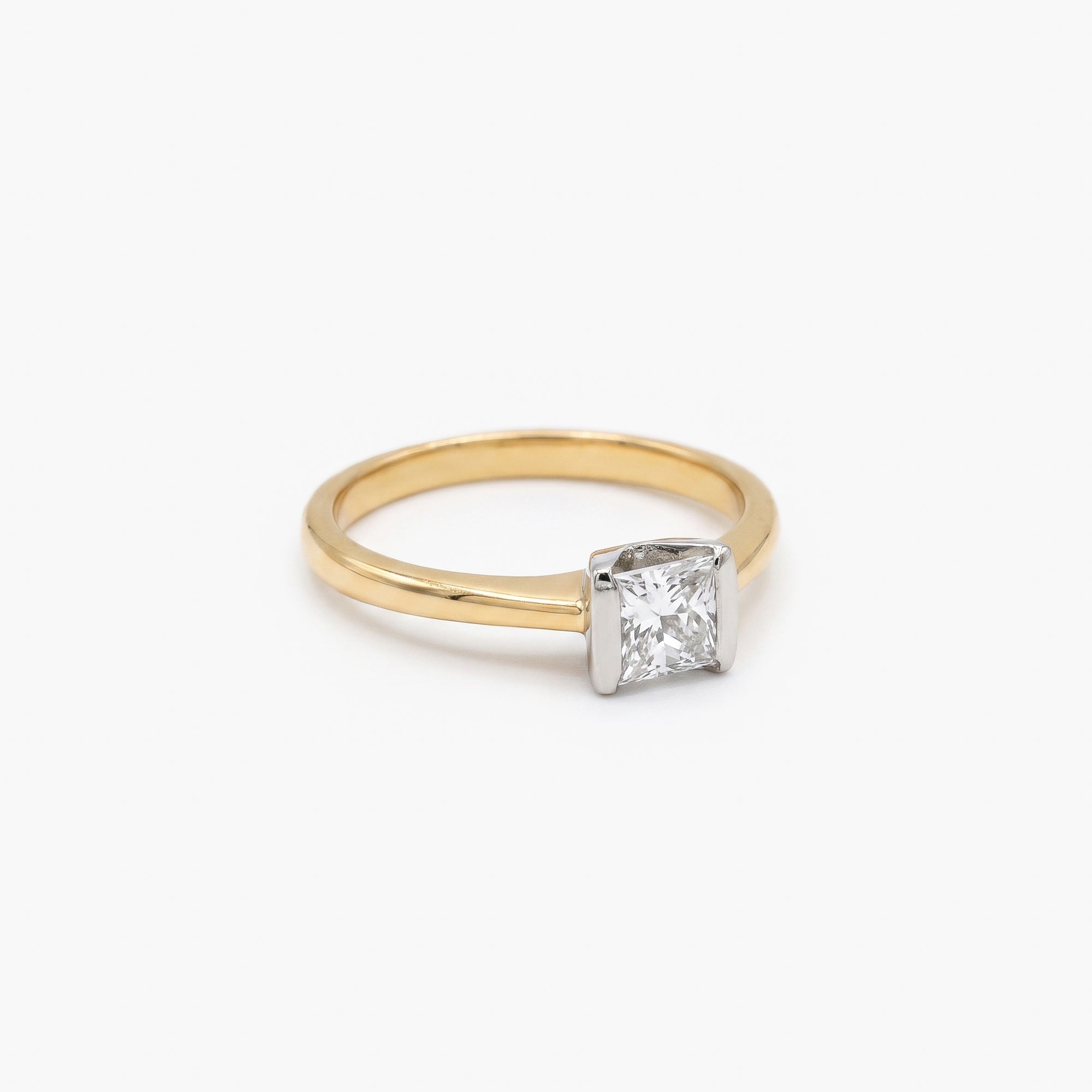 18ct Yellow Gold Princess Cut Diamond Solitaire Engagement Ring