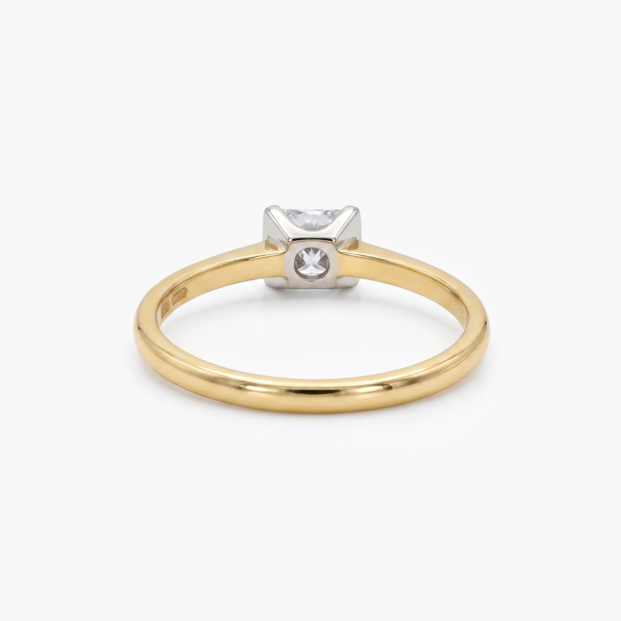 18ct Yellow Gold Princess Cut Diamond Solitaire Engagement Ring