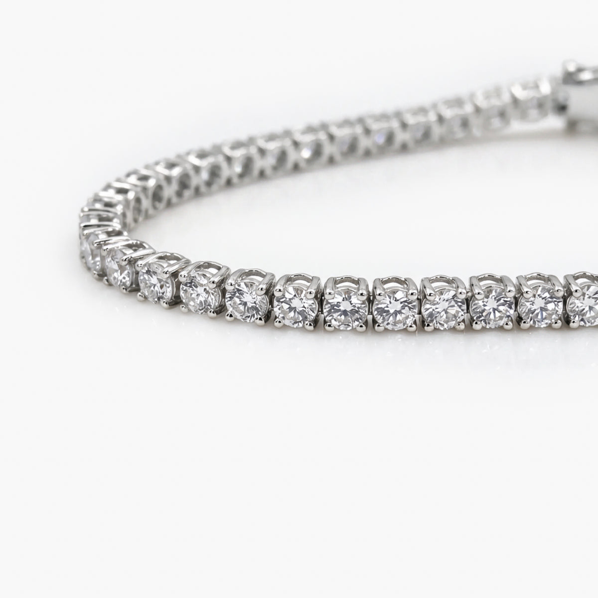 9ct White Gold 5.00ct Lab Grown Diamond Tennis Bracelet