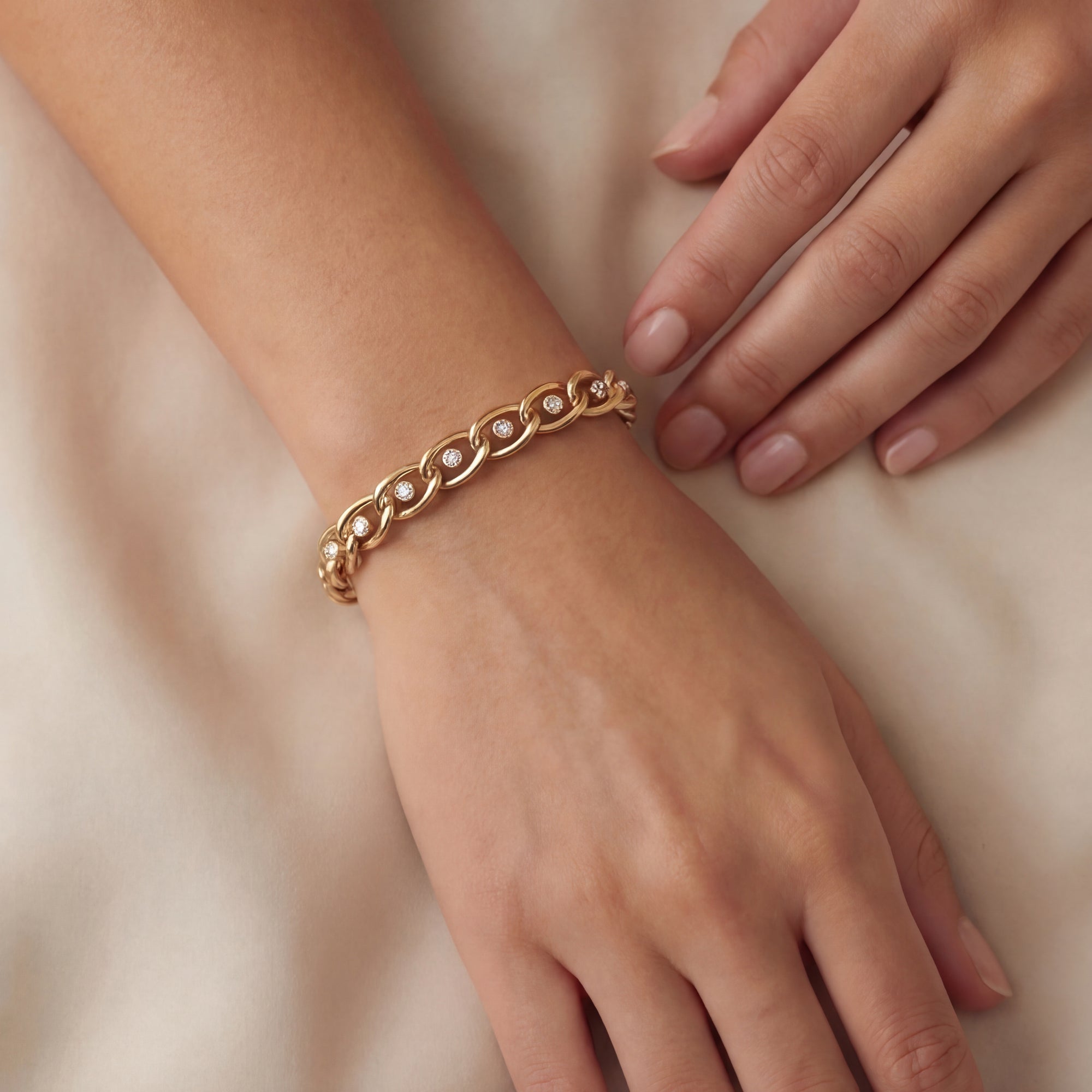 Garrard & Co 18ct Gold Diamond Set Bracelet 1.00ct