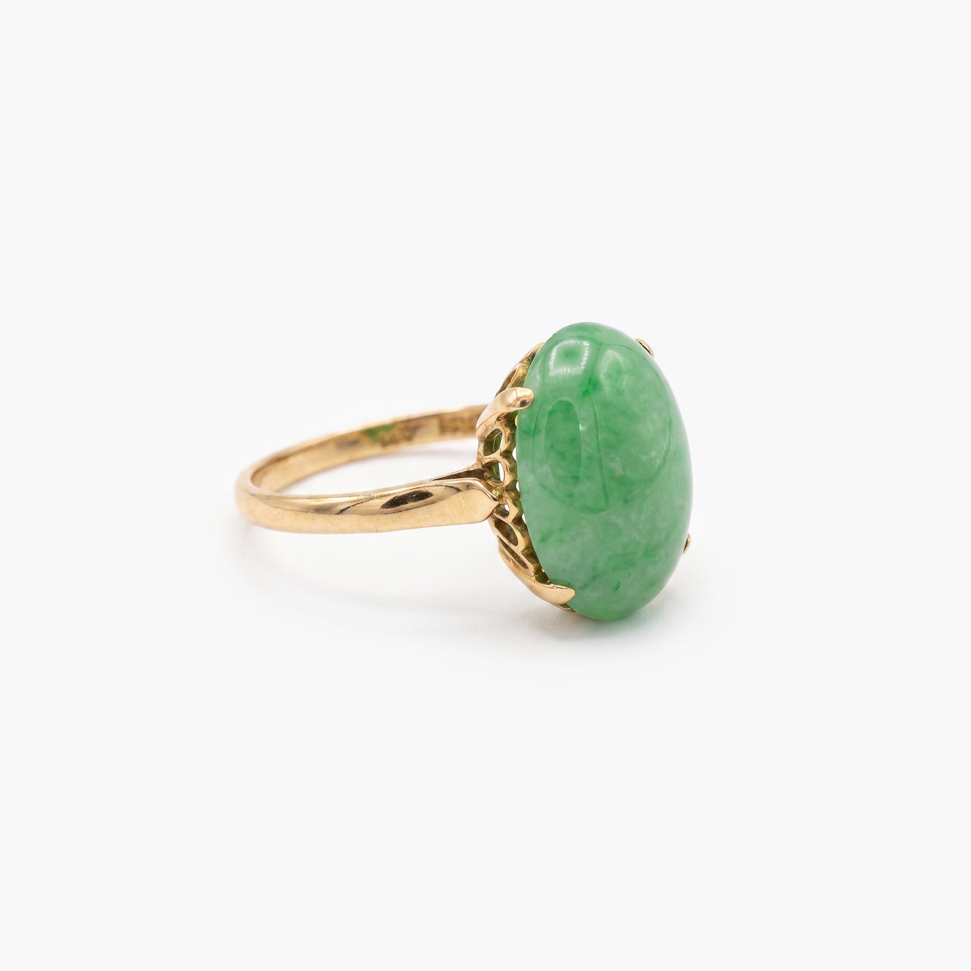 14ct Yellow Gold Oval Jade Cabochon Ring