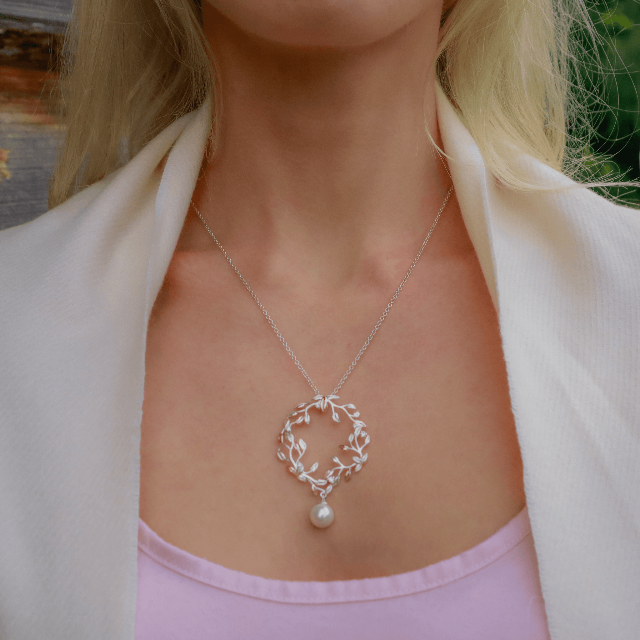 Diamond 2025 wreath necklace