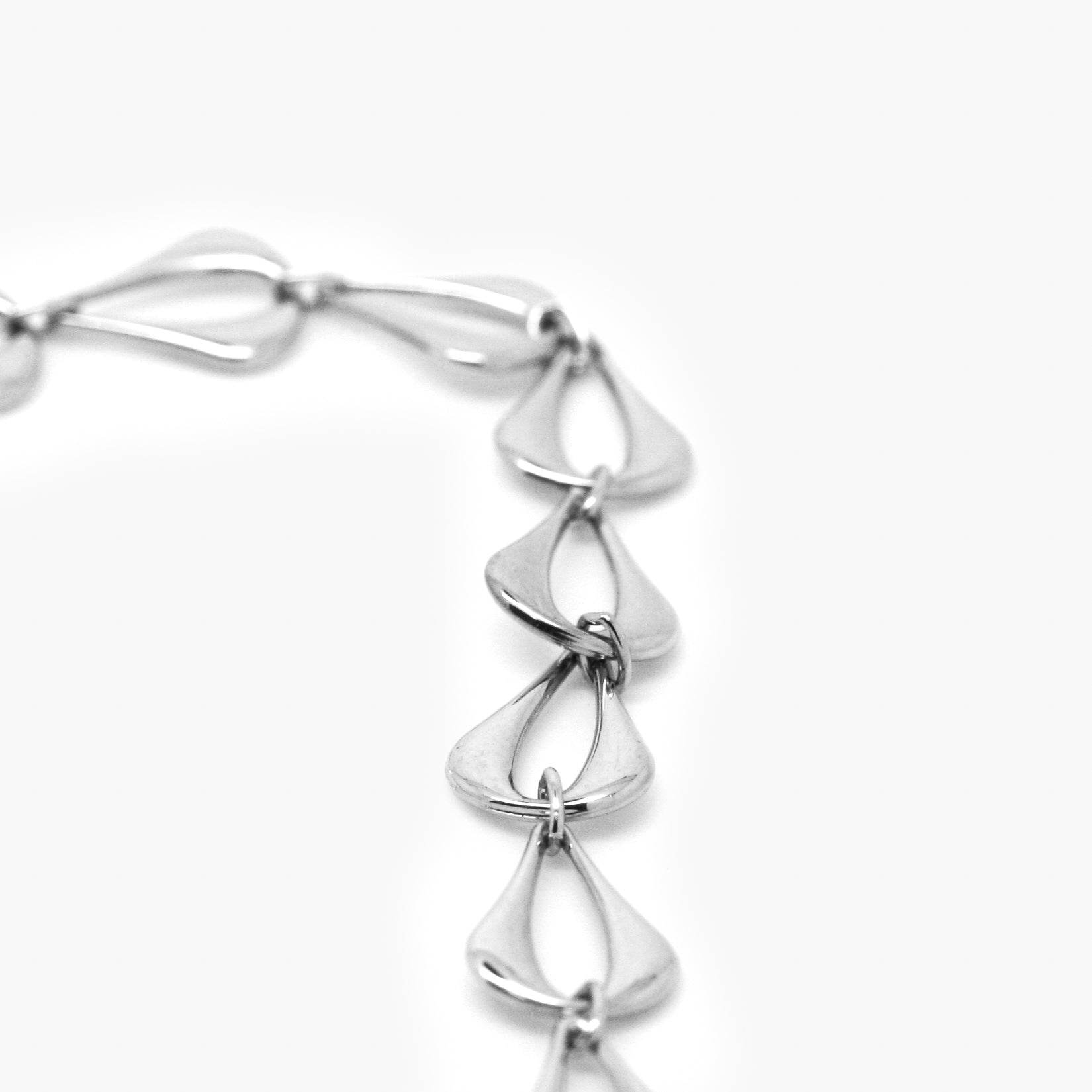 9ct White Gold Pear Link Bracelet - Jordans Jewellers
