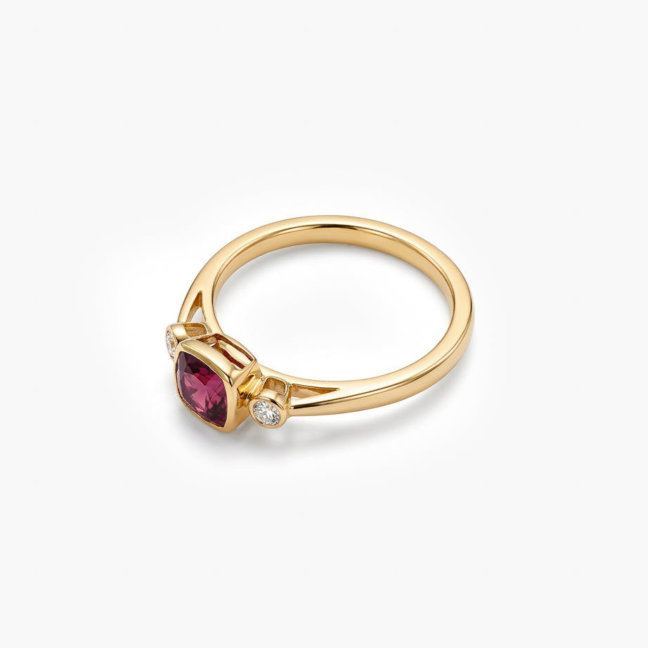 18ct Yellow Gold Rhodolite Garnet and Diamond Ring