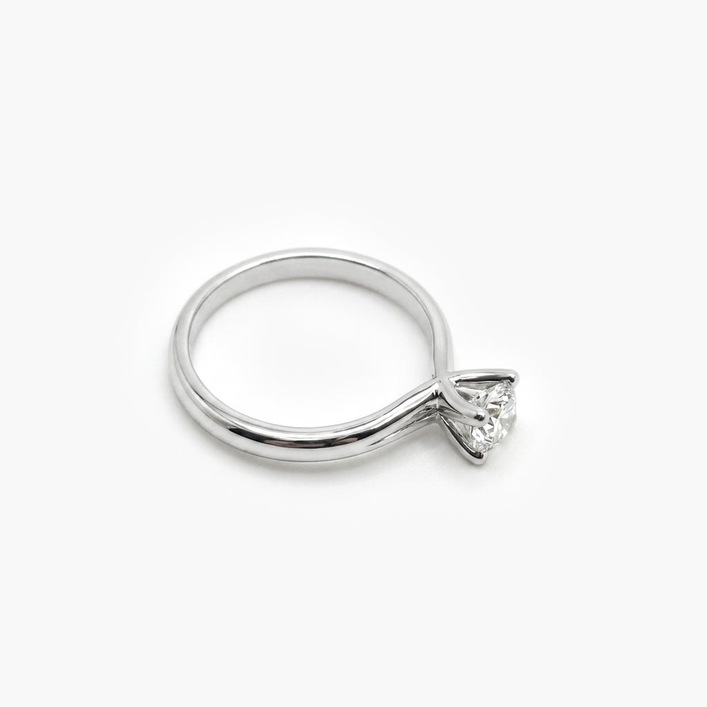 18ct White Gold 0.45ct Solitaire Diamond Ring