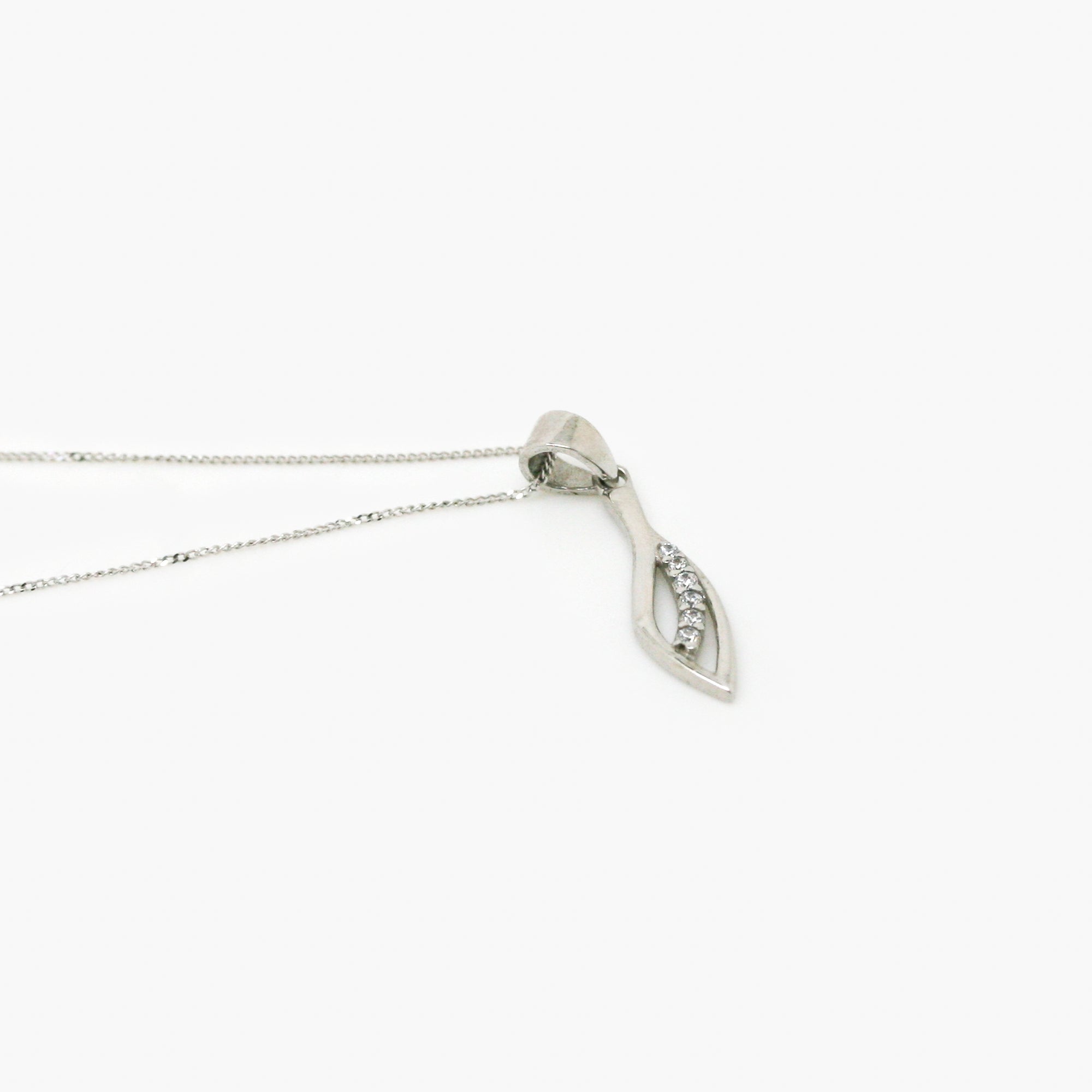 white gold cubic zirconia pendant