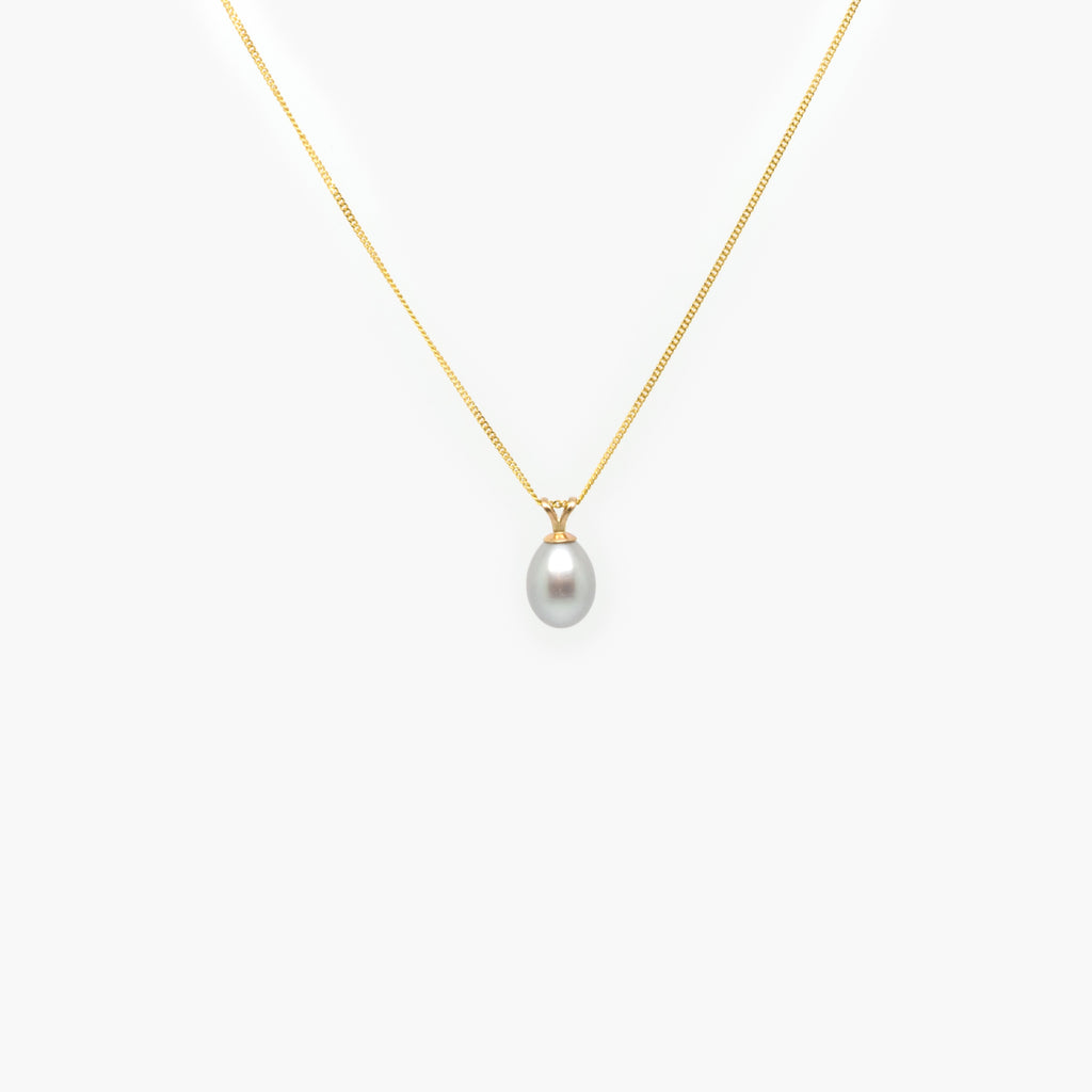 Jordans Jewellers 9ct yellow gold and grey freshwater pearl pendant necklace