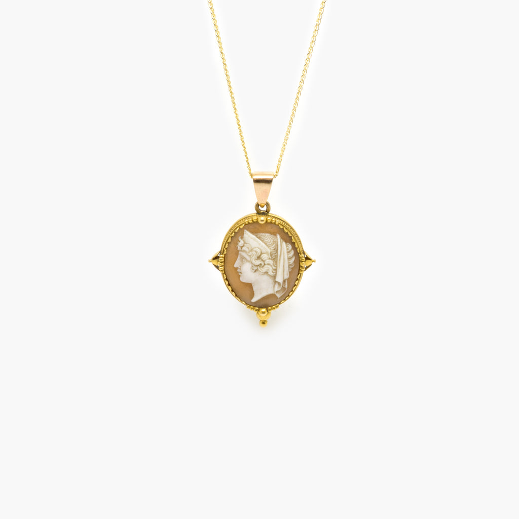 Jordans Jewellers antique 18ct gold shell cameo pendant necklace