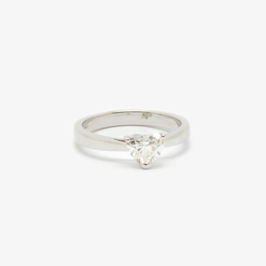 Jordans Jewellers 18ct white gold diamond heart solitaire ring