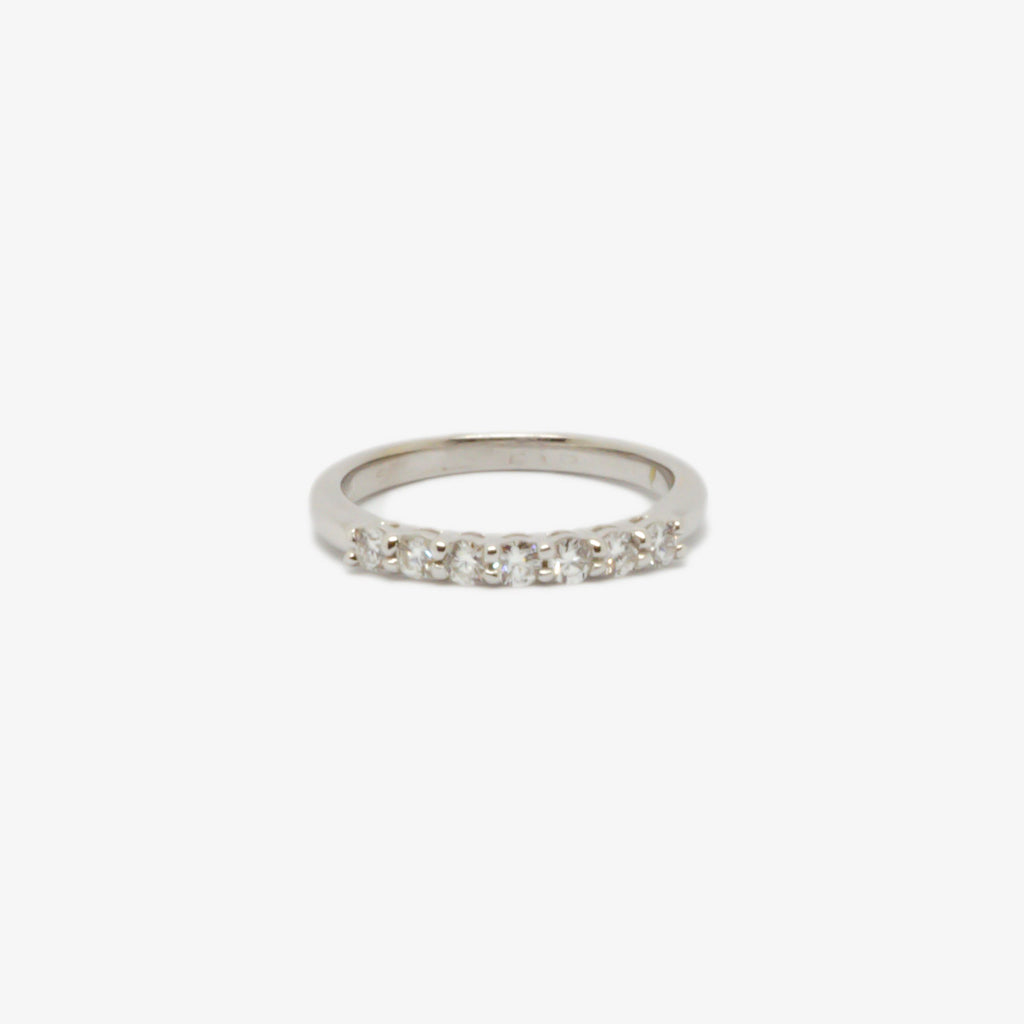 Jordans Jewellers 18ct white gold seven stone diamond ring